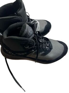 Keen Men's black Hightrail Mid Polar Boot size 10